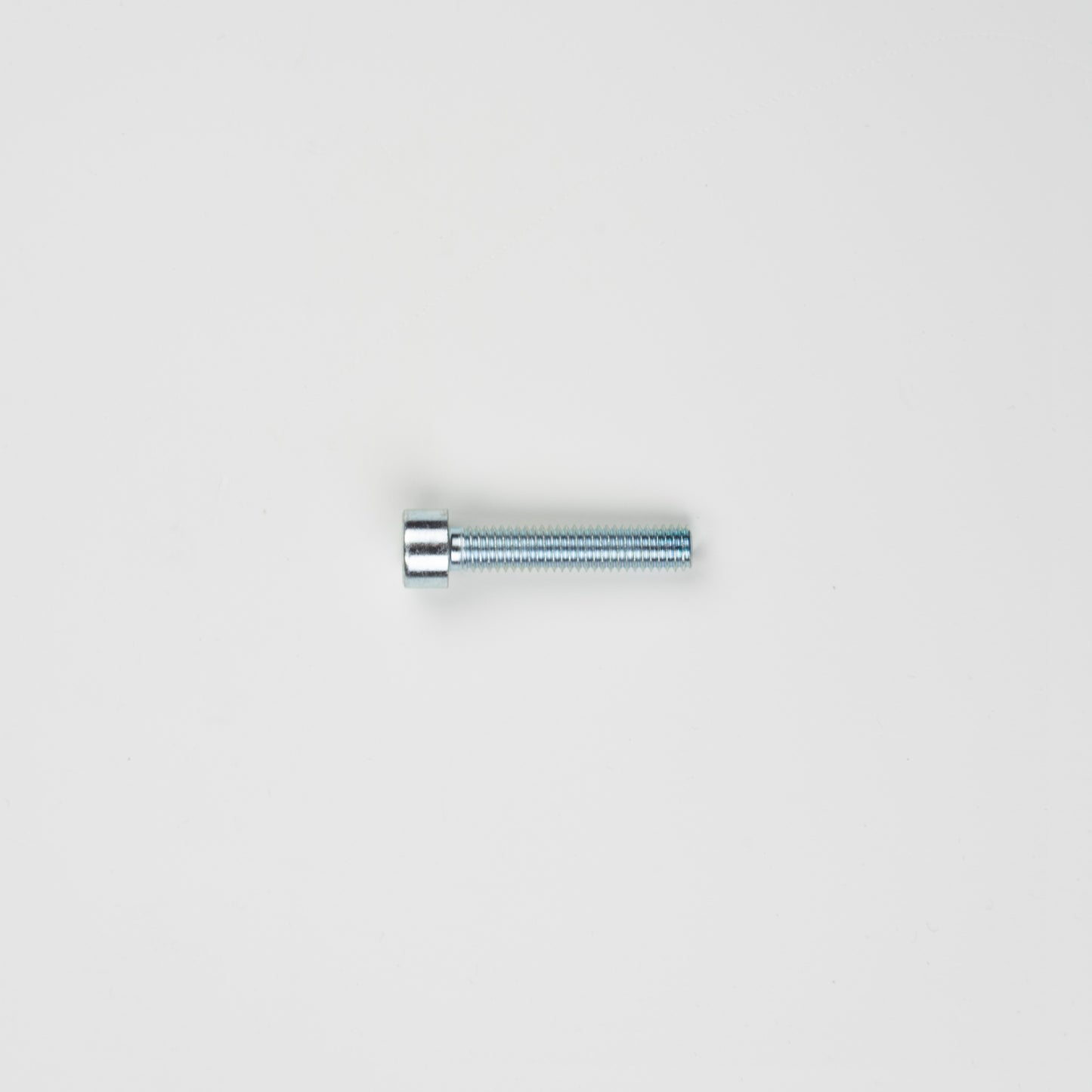 M6 Steel bolts cylinder head – use Hexlox Insert 5 mm